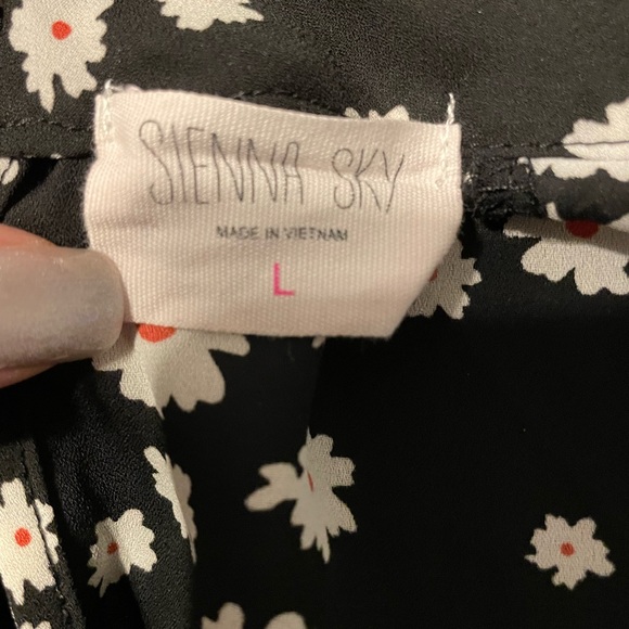 Sienna sky floral blouse - Picture 3 of 3